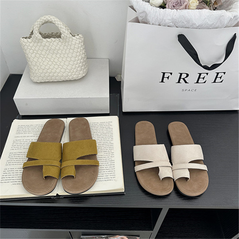 Niche Design Vintage Genuine Leather Toe Loop Flat Sandals Women Outdoor 2025 Summer New Forest One-Strap Slippers - Image 5