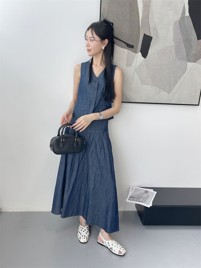 2025 New Punk Rivet Closed Toe Flat Sandals for Women