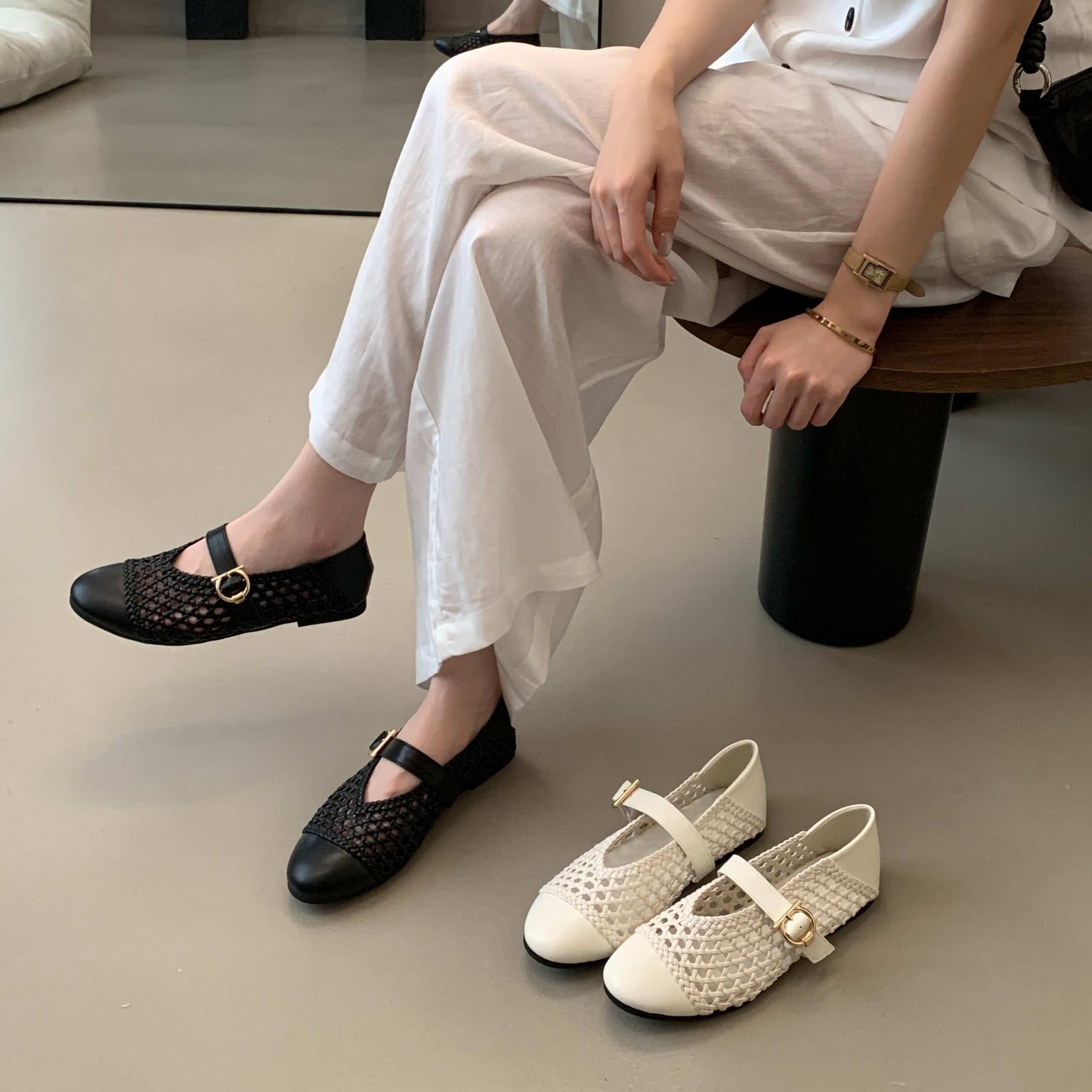 High Quality Hollow Out Handwoven One-Strap High-End Mesh Flat Shoes